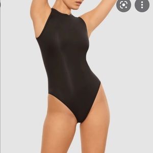 NWT Skims Medium Onyx Body Basics Crew Neck Bodysuit